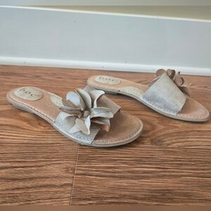 b.o.c. Women's Champagne Slide Sandals
